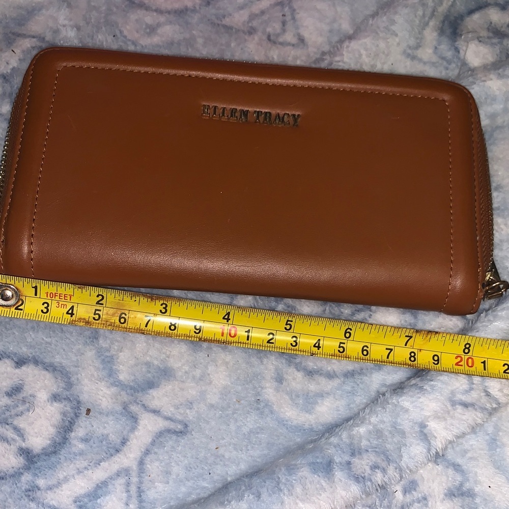Ellen Tracy Brown Leather Women's Wallet - Picture 6 of 7